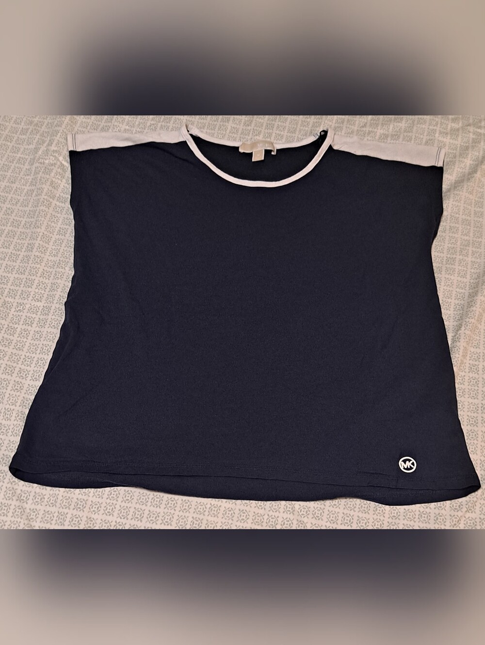 Michael Kors Women’s Navy Short-Sleeve Crewneck Top with White Trim Sz M